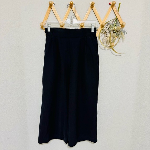Lululemon Noir Crop Black Trouser Flowy Business Office Pant Size 4 - Picture 4 of 10